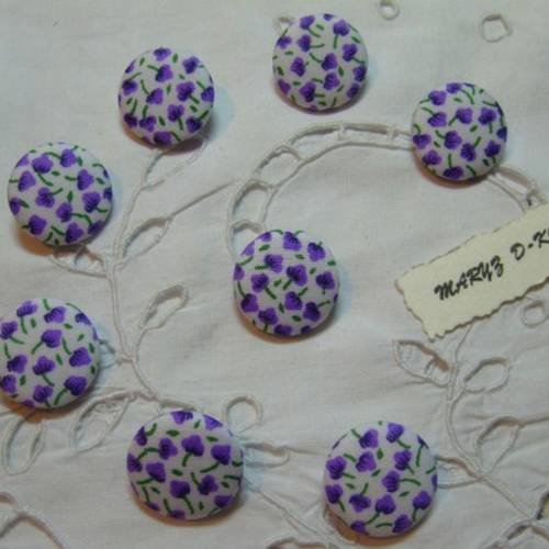8 boutons tissu coton 22mm " petites fleurs violettes" 