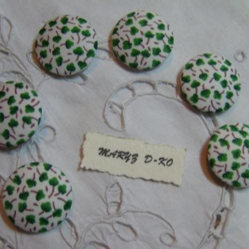 6  boutons tissu coton "petites fleurs vertes" 28mm