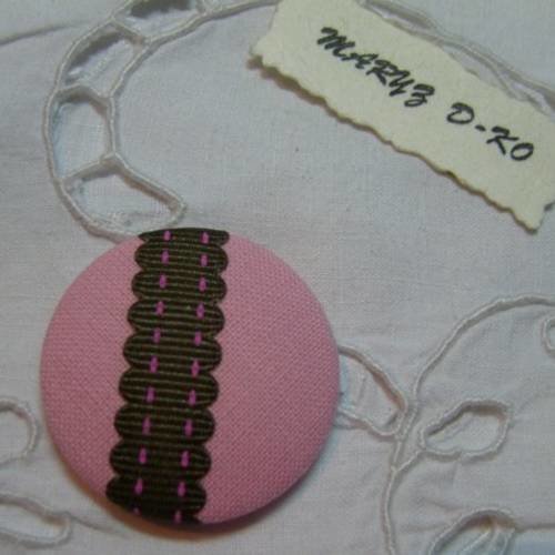 Bouton tissu 32mm fond plat "rose pale,ruban marron pointillés rose"