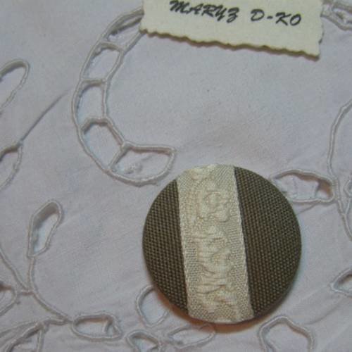 Bouton tissu ameublement,fond plat,32mm"marron,galon écru reliefs"