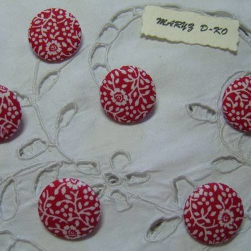 6  boutons tissu coton 22mm "fleuri blanc fond rouge" 