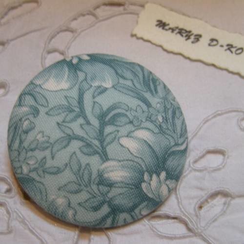 Gros bouton tissu 50mm " feuillage et fleurs dégradé de bleu "