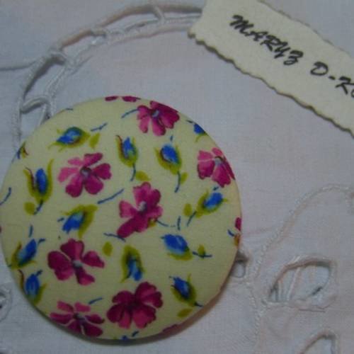 Gros bouton tissu  40mm " boutons de roses bleues et fleurs roses "