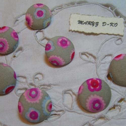 7  boutons tissu 22mm " fleurs style fimo "