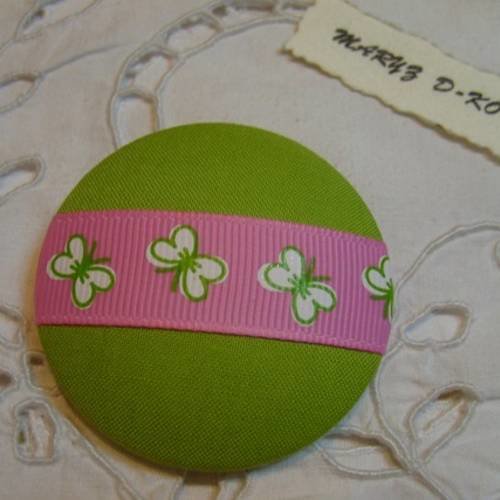 Gros bouton tissu 50mm " vert galon rose papillons "