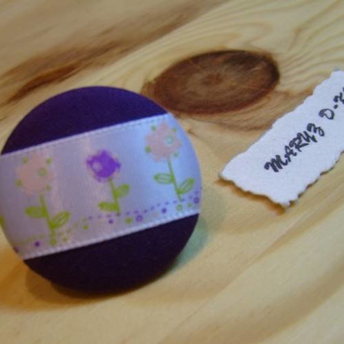 Gros bouton tissu  32mm " violet ruban satin fleuri 15mm "