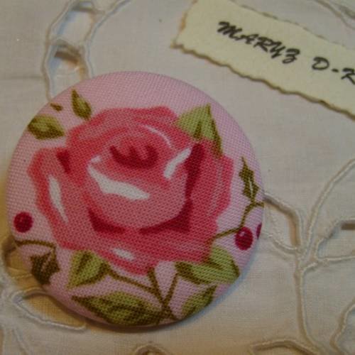 Gros bouton recouvert de tissu 40mm  rose 