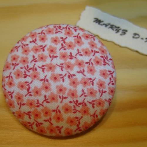 Gros bouton tissu  40mm " mini fleurs saumon "