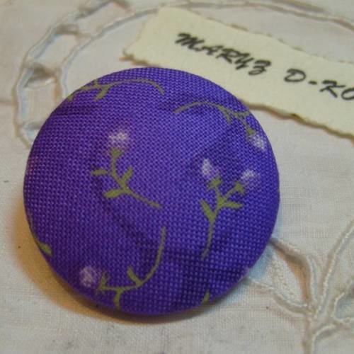 Bouton tissu 32mm " boutons de fleurs parme fond violet "