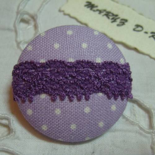 Bouton tissu 32mm" mauve à pois blanc/dentelle violette "