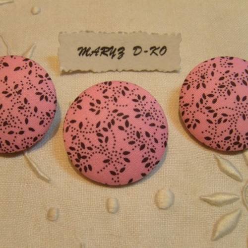 Trio boutons tissu 32mm " mini feuillage noir fond rose "