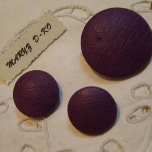 Assortiment 3 boutons  cuir d'autruche  " violet " 