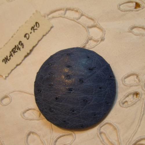 Bouton cuir d'autruche 40mm  " bleu " 
