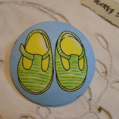 Bouton tissu 50mm  " souliers enfants rayés vert " 