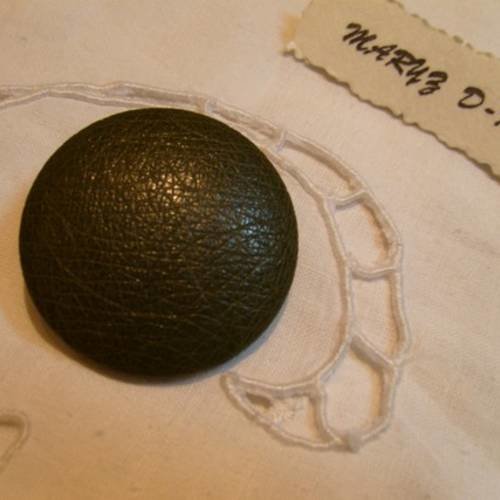 Bouton cuir d'autruche 32mm  " vert foncé " 