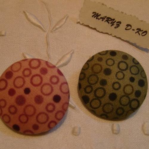 Duo boutons tissu 32mm " cercles fond vieux rose/olive 
