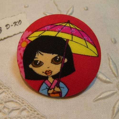 Bouton tissu 50mm " geisha ombrelle jaune" 
