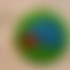 Gros bouton tissu 50mm chat dormeur bleu fond vert 
