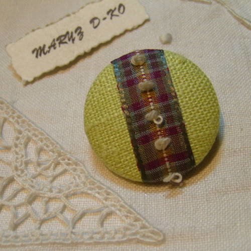 Bouton 32mm recouvert de lin anis et ruban écossais à noeuds 