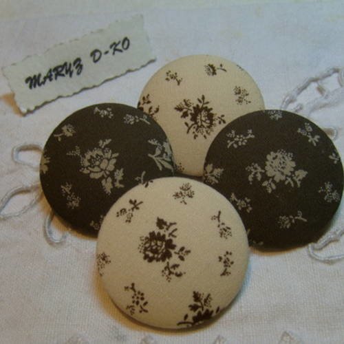 4 boutons 32mm recouverts de tissu coton fleuri 
