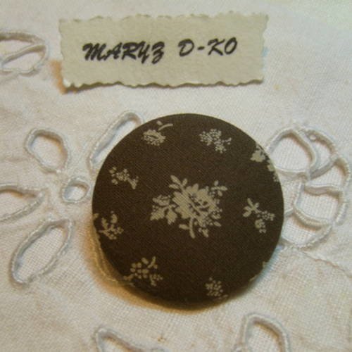 Bouton 32mm recouvert de tissu coton fleuri 