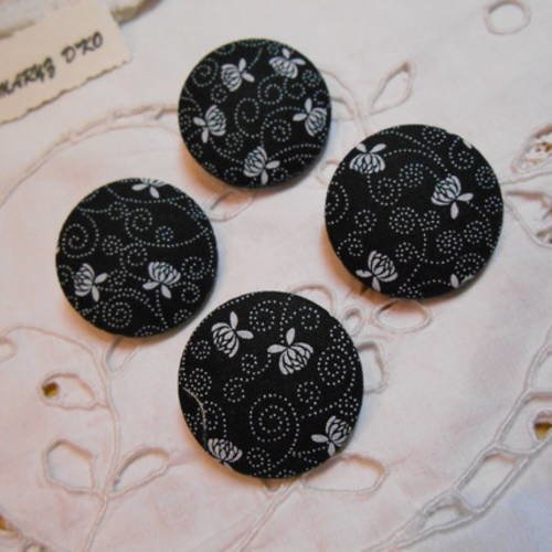 4 boutons 32mm recouverts de tissu noir " nénuphars " 