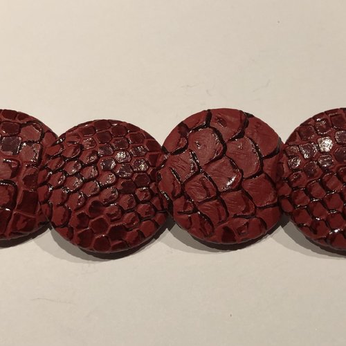 4 boutons 32mm simili relief imitation crocodile rouge bordeaux
