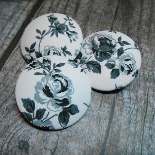 3 boutons 50mm recouverts tissu coton les roses 