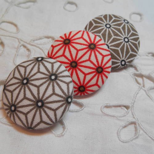 3 boutons 32mm recouverts de tissu motifs japonais 