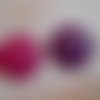 2 boutons 32mm recouverts de simili cuir violet/rose 