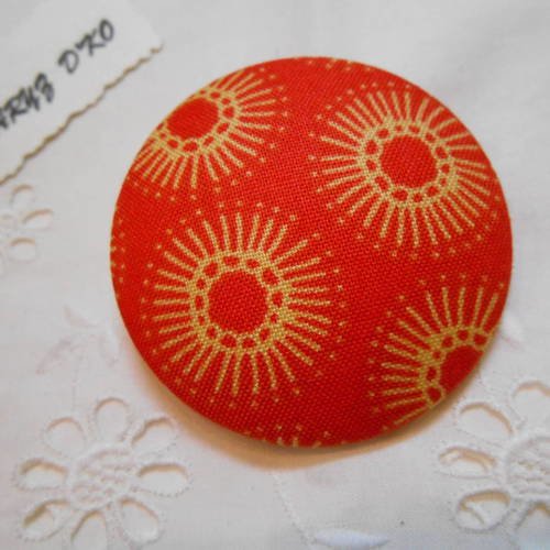 Bouton 50mm recouvert tissu coton fantaisie orange 