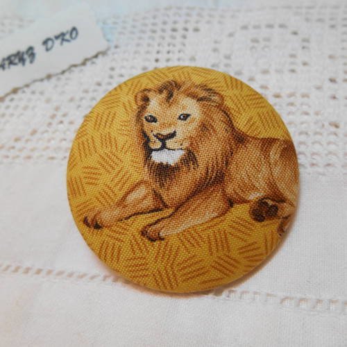 Bouton 50mm tissu coton thème animaux - lion 