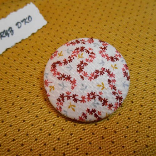 Bouton tissu 40mm recouvert d'un coton guirlandes de fleurs 
