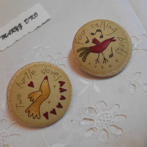 Boutons 32mm recouverts de tissu coton " les oiseaux " 