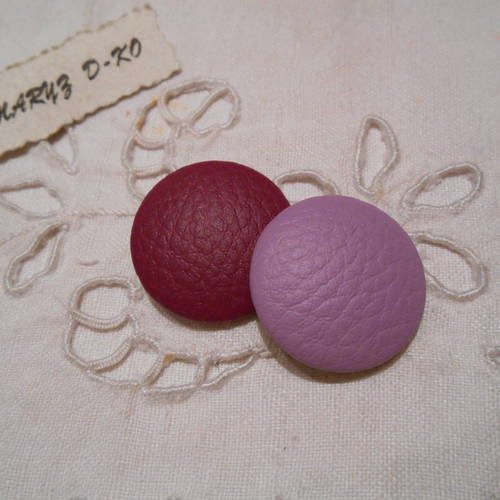 Assortiment boutons simili cuir violet/lavande 26mm 