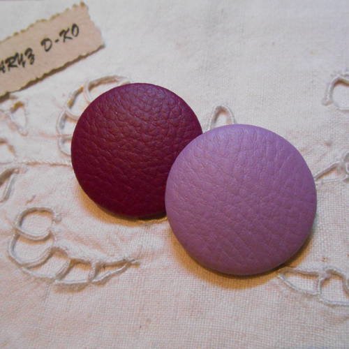 Assortiment boutons simili cuir violet/lavande 32mm 