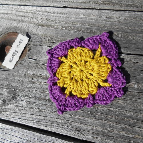 Applique 8cm création au crochet en coton olive/violet 