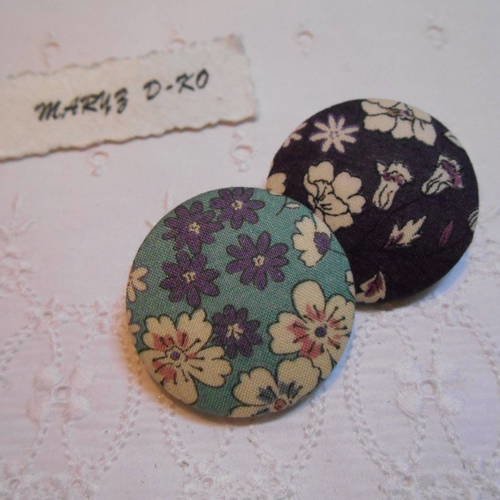 Boutons 32mm tissu frou frou fleuri violet/vert de gris 2 