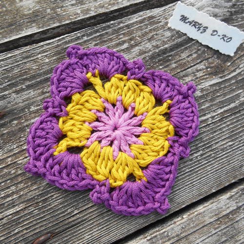Applique fleur coton création au crochet 8cm 