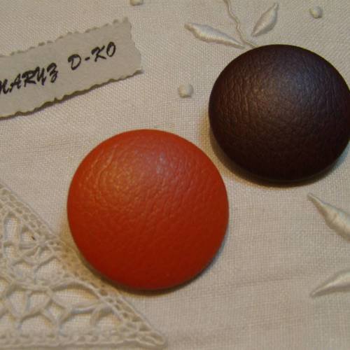 Boutons simili cuir 32mm  " marron/orange " 