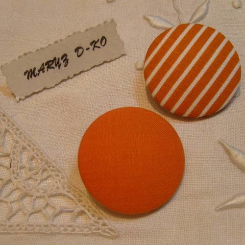 Duo boutons tissu 32mm " rayé et uni orange/blanc" 