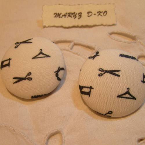 Boutons tissu  32mm " accessoires couture fond blanc"