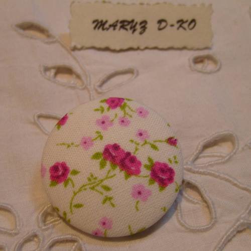 Bouton tissu 32mm "  fleuri fuchsia et rose pale "