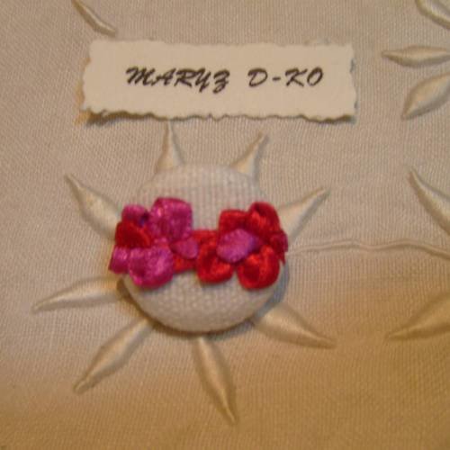 Bouton tissu 22mm " drap ancien et galon rococo fleurs "