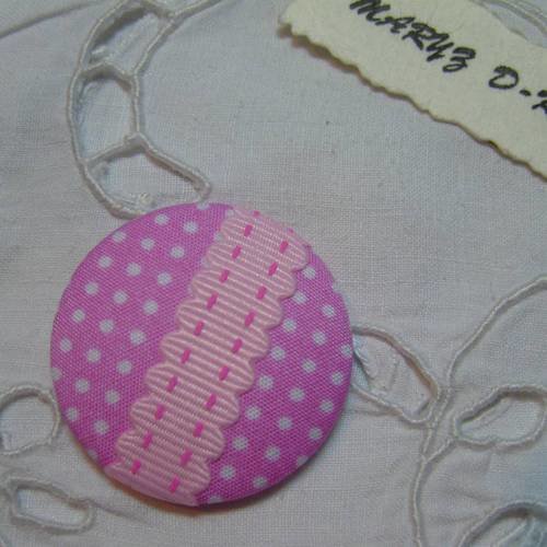  bouton tissu 32mm fond plat "rose pale pois et ruban pointillés"