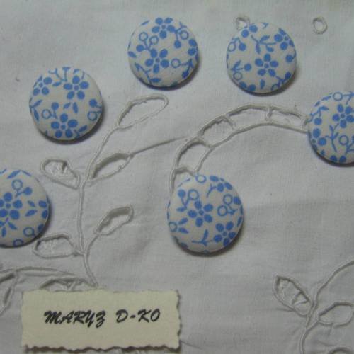 6  boutons tissu  22mm " fleurs bleues"