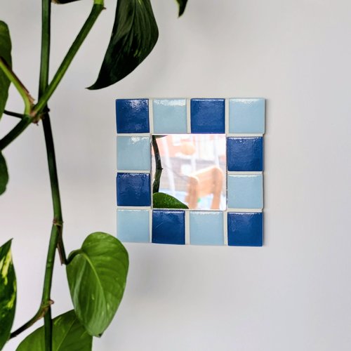 Miroir mosaïque bleu foncé & clair , miroir mural rétro 70s, décoration artisanale colorée
