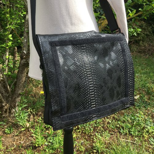 Sac rectangle bandoulière noir commodo