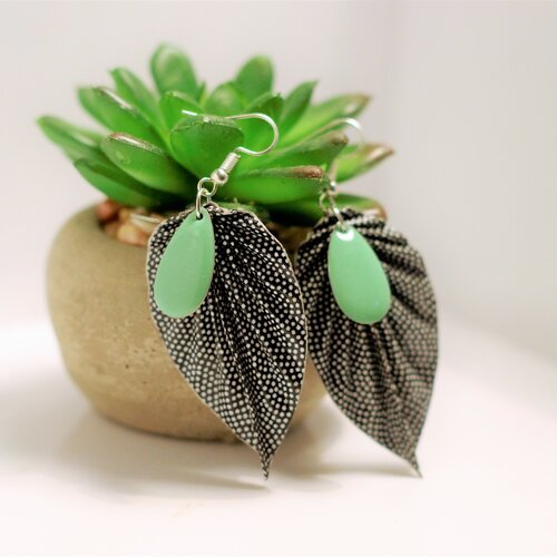 Boucles d'oreilles origami feuilles noires et blanches origami en papier japonais