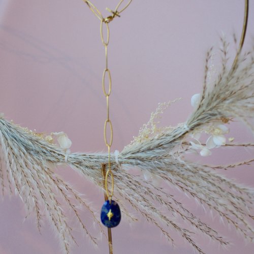 Collier chaine en acier inoxydable avec un pendentif pierre lapis lazuli étoilé